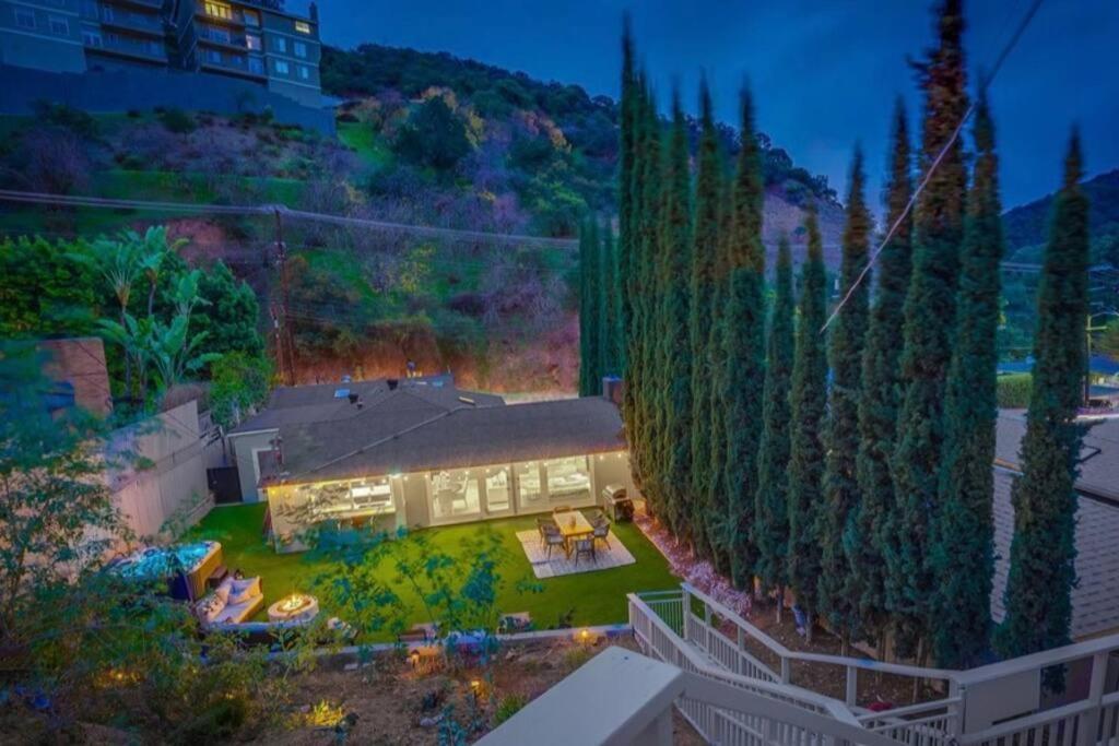 Hollywood Hills Retreat: Private Gym & Steam Hébergement de vacances